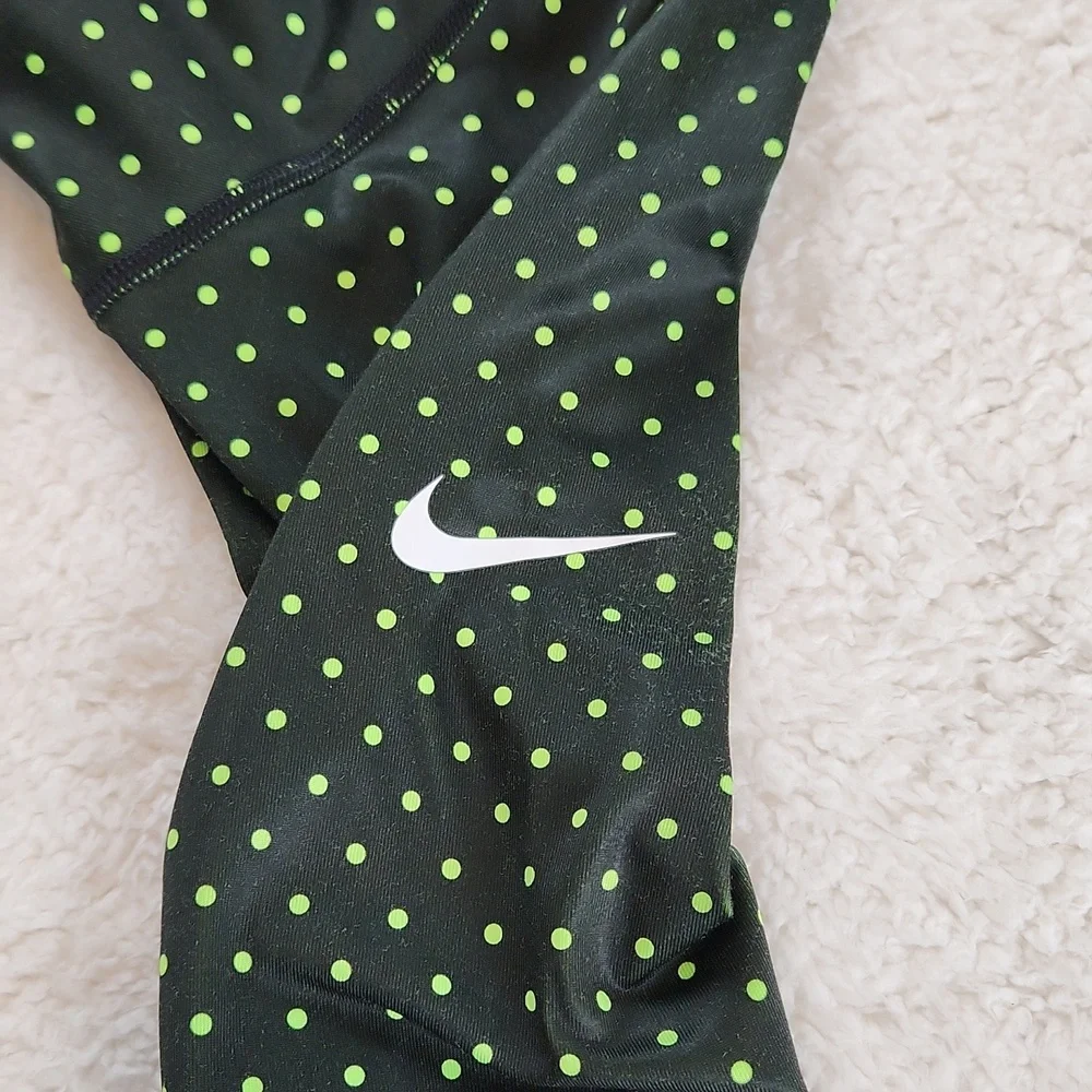 NIKE 3/4 zip sporty long sleeve top with thumb holes, black w green polka dots L - Picture 7 of 8